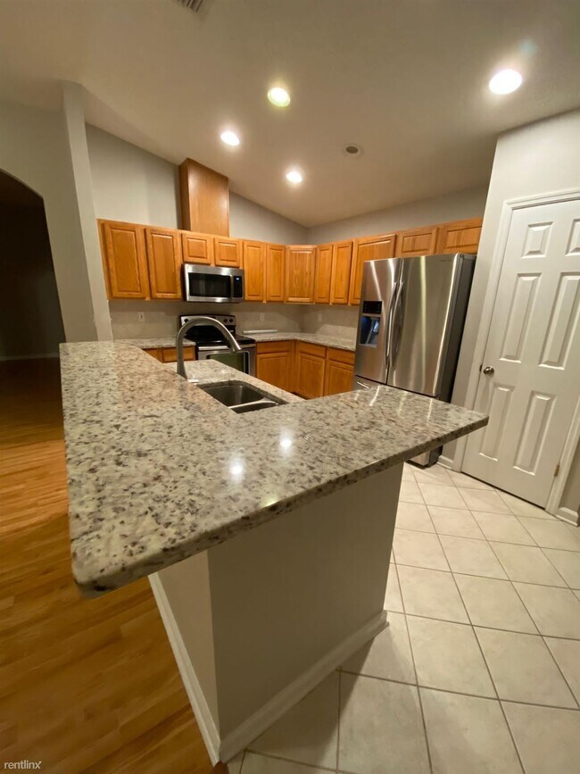 Building Photo - 4 br, 2 bath House - 808 South Edenbridge Way