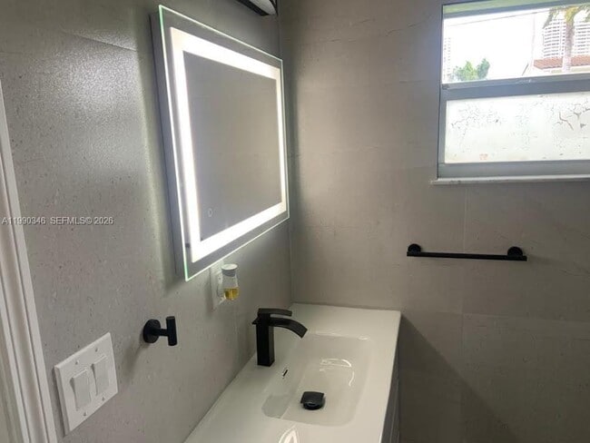 Building Photo - 3406 NE 168th St