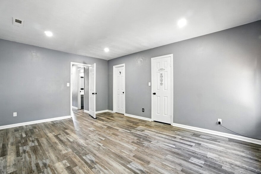 Building Photo - 4709 Woods Edge Rd