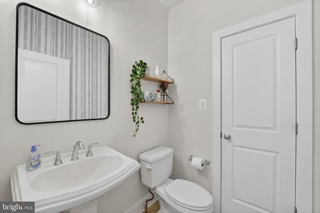 Building Photo - 22129 Clarksburg Rd