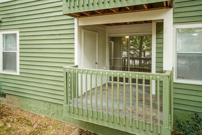 Building Photo - 6809 Willowbrook Dr
