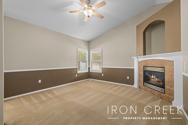 Building Photo - Quiet Abode in Prime Location with Easy Ac...