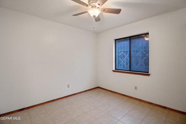 Building Photo - 11625 Cedar Crest Dr