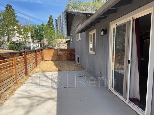 Building Photo - 1405 Terrace Dr