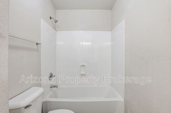 Building Photo - 435 W Corriente Ct