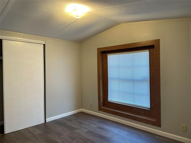 Building Photo - 228 Hambrick Rd