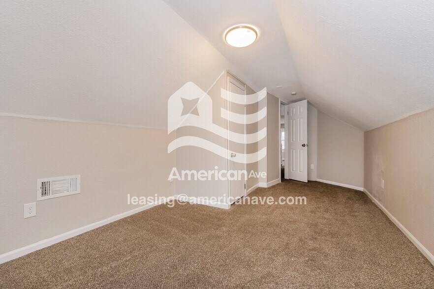 Building Photo - 115 N Topping Ave