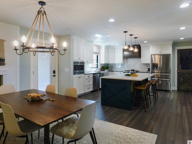 Building Photo - 809 Bagwell Blvd
