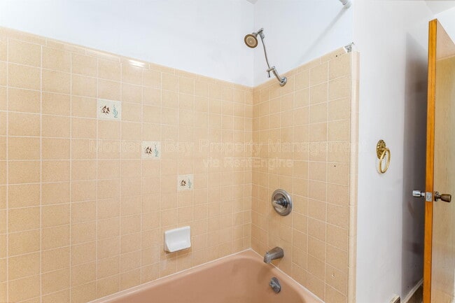 Building Photo - 1 El Caminito