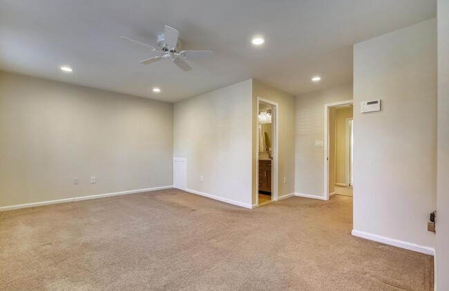 Building Photo - Fabulous 3BR/3.5BA Potomac Townhome, in In...