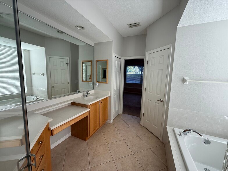 master bath - 6055 Wingspan Way