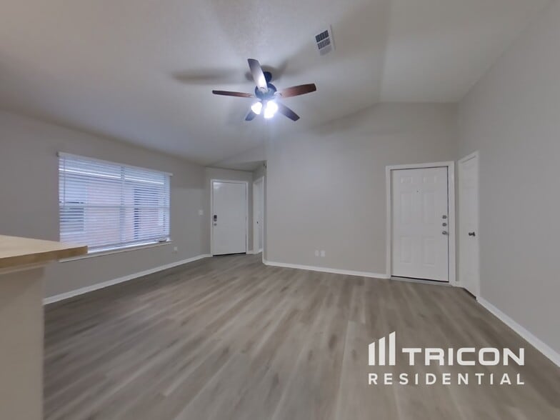 Building Photo - 3139 Boynton Dr