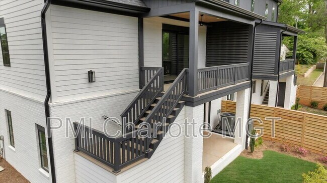 Building Photo - 428 Dover Ave