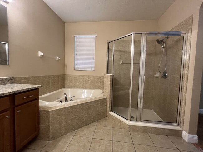 Building Photo - 2825 Whistlewood Dr
