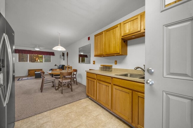 Building Photo - Move-In Ready 2BR/2BA Condo – Fully Furnished, AC, Washer/Dryer, 2 Parking stalls