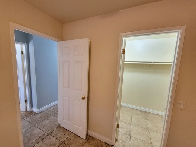 Building Photo - Beautiful Home available in Calexico