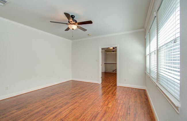 Building Photo - 10205 Brooktree Dr