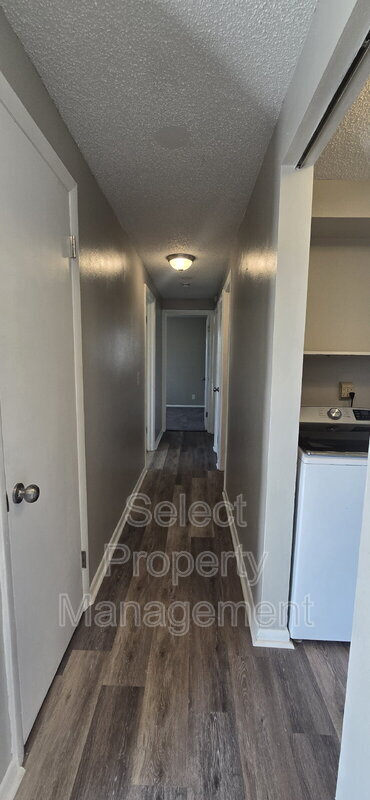 Building Photo - 3914 Maplecrest Rd