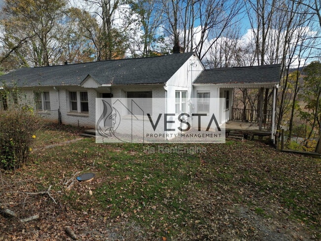 Building Photo - 118 Pine Hill Dr