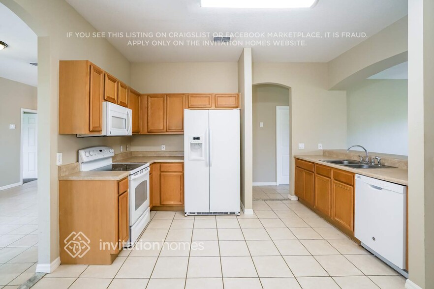 Building Photo - 3528 Forest Park Dr
