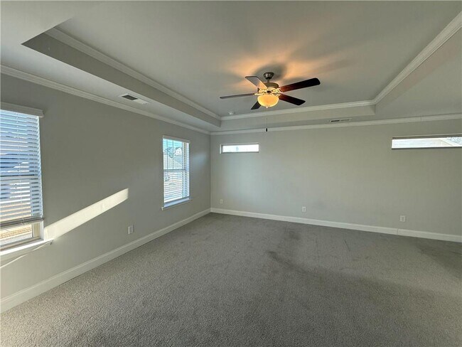 Building Photo - 345 Hellen Vly Dr