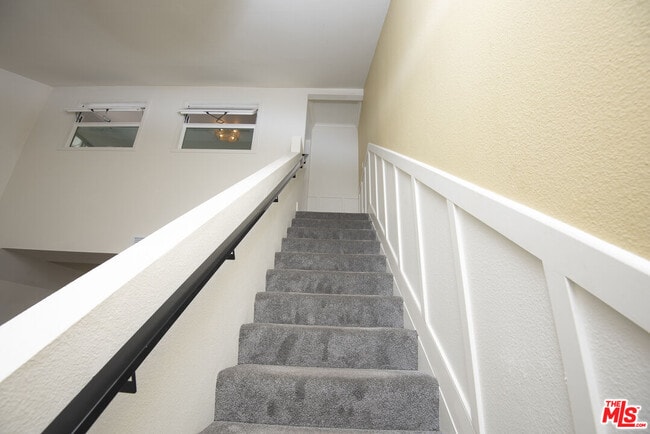 Building Photo - 13801 Oxnard St