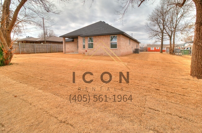 Building Photo - 809 S 2nd St