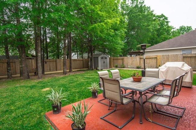 Building Photo - 16933 Scenic Knoll