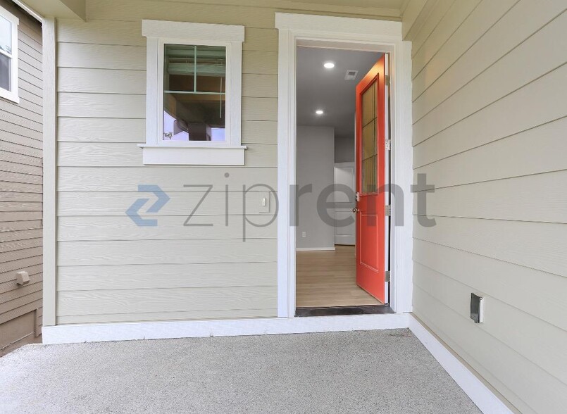Building Photo - Unit