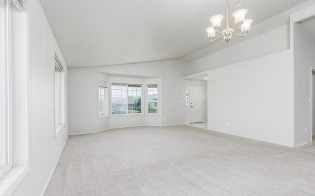 Building Photo - Stunning 3 Bedroom in West Pasco with RV P...