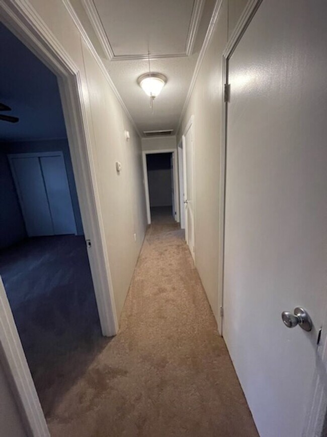 Building Photo - 301 Abbott Dr