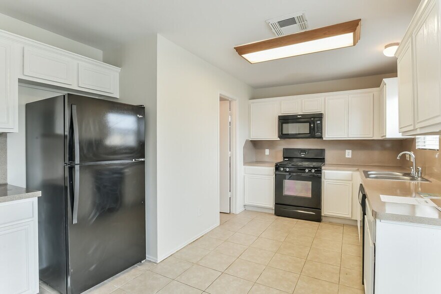 Building Photo - 20235 Sandwith Dr