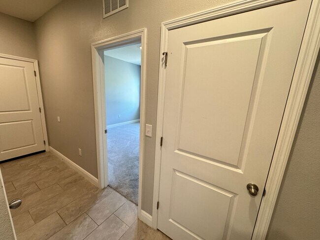 Building Photo - Available NOW!  Incredible, SPACIOUS 5 Bed...