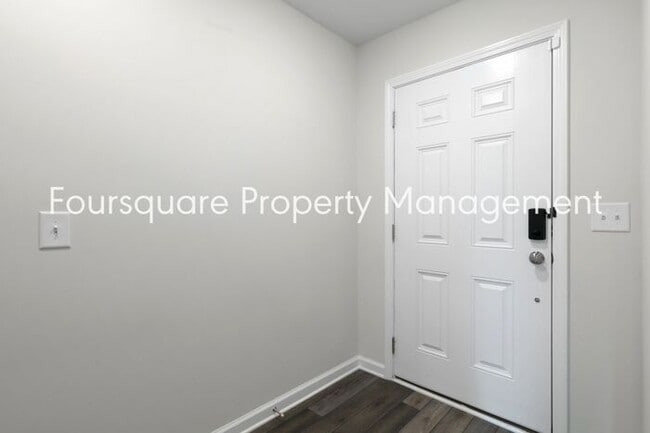 Building Photo - Stylish 3-Level Townhome with Bonus Suite, Deck & Garage – Near I-540 and Shopping