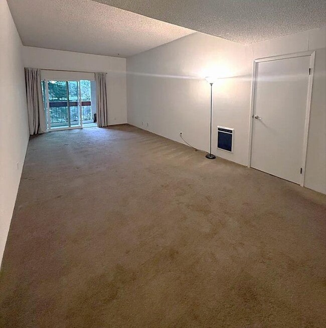 Building Photo - 288 Whitmore St