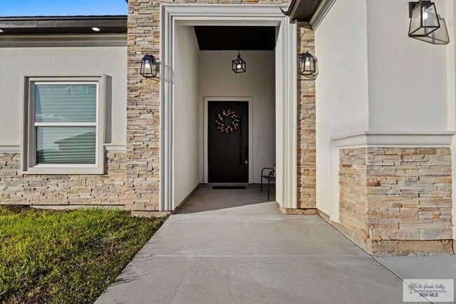 Building Photo - 7425 Lake Havasu