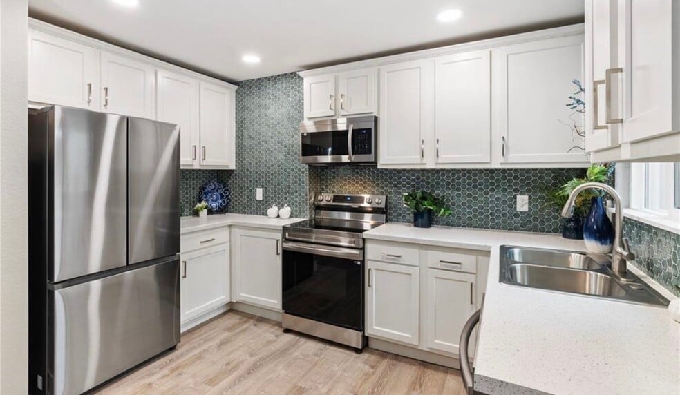 Building Photo - 1929 S Prospect Ave