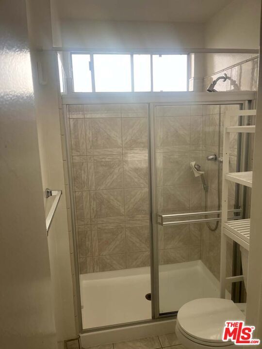 Building Photo - 1834 Thayer Ave