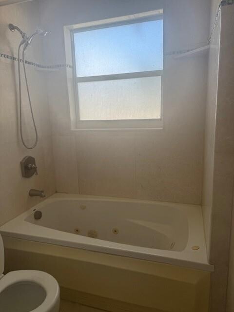 Building Photo - 1911 NE 8th Ct