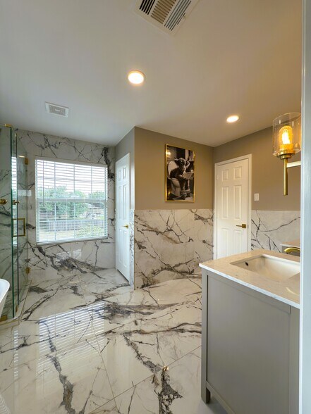 Building Photo - 178 Amber Oak Dr