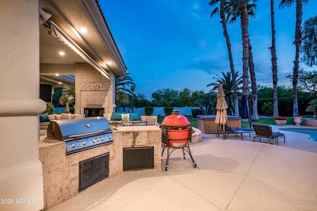 Building Photo - 6649 E Berneil Dr