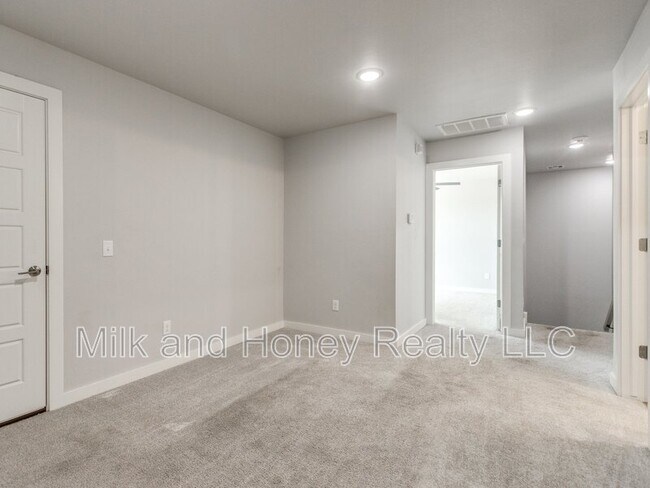 Building Photo - 14525 Rochefort Ln
