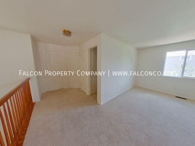 Building Photo - 6536 Graymont Dr