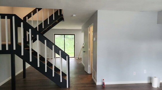 Building Photo - 2530 Cottonwood Ct