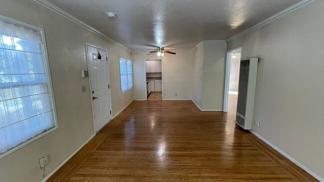 Building Photo - Charming 2 bedroom 1 bathroom home in Concord