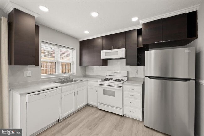 Building Photo - 12263 Granada Way