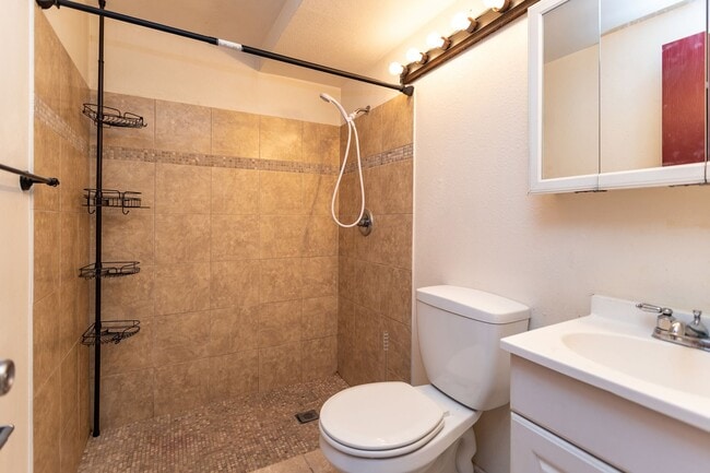 Building Photo - Stunning Ranch Style Home in East Colorado Springs!