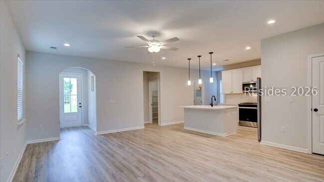 Building Photo - 179 Garden Row Dr N