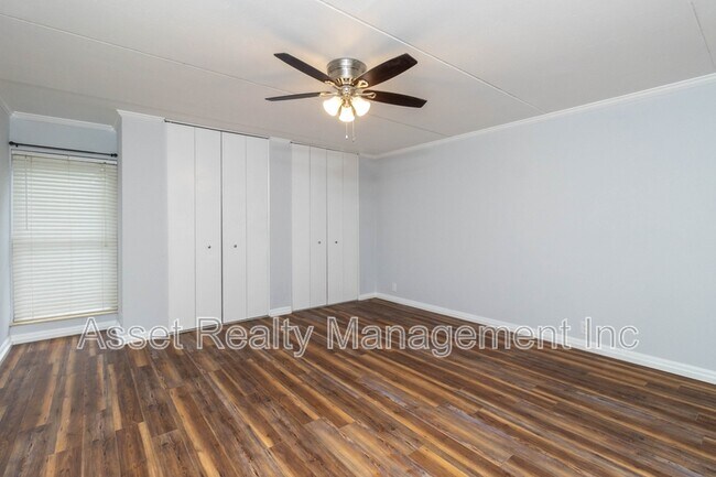 Building Photo - 454 Berlin Dr