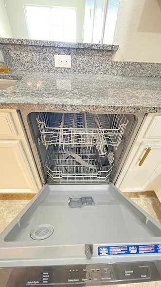 Building Photo - 10785 Verawood Dr